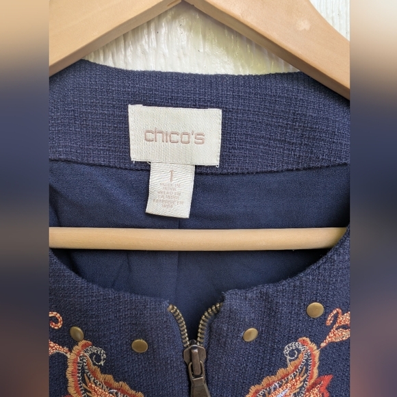 Chico's Floral Embroidered Jacket Navy Blue Full Zip Women's Size 1 (Small US 8) - Picture 3 of 5
